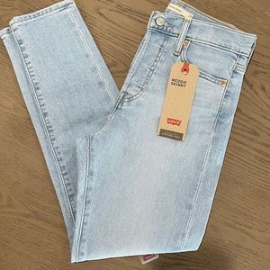 Levi Wedgie Skinny NWT